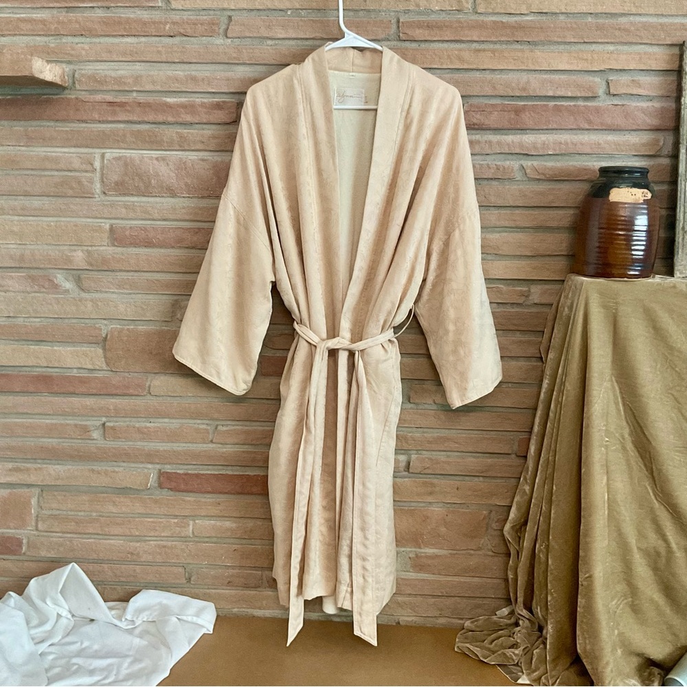 Wynn Resort Las Vegas Women’s Jacquard Toweling Bathrobe